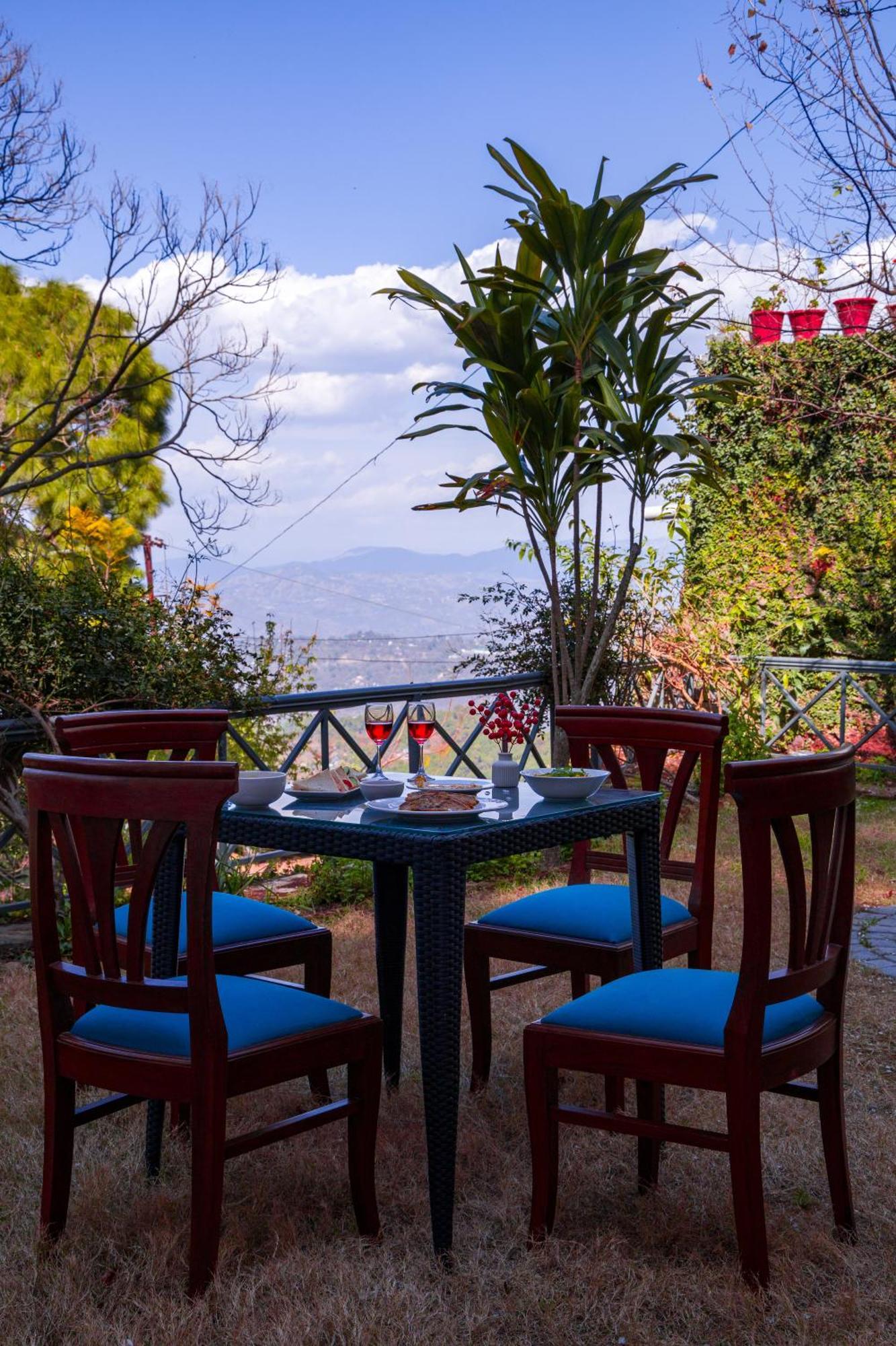 Alaya Stays Mehar Villa - 3 Bhk With Garden & Scenic Views Kasauli Εξωτερικό φωτογραφία